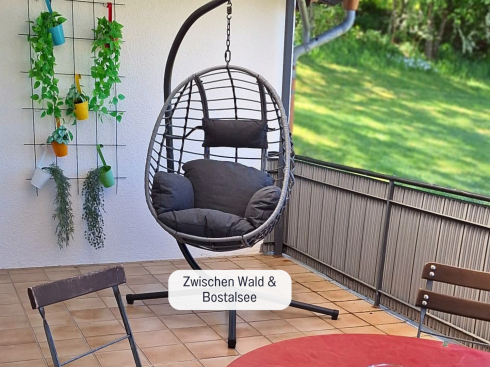 Einblick in das Wohnzimmer der Ferienwohnung Schwarzhof Hanfdell